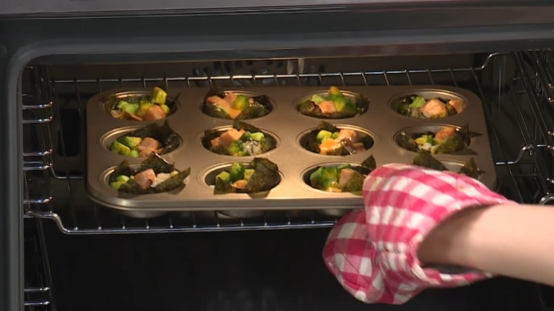 Làm chín sushi trong lò nướng Làm chín sushi trong lò nướng