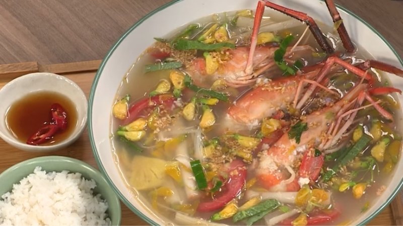 Canh chua tôm bồn bồn điên điển thơm ngon, đẹp mắt Canh chua tôm bồn bồn điên điển thơm ngon, đẹp mắt