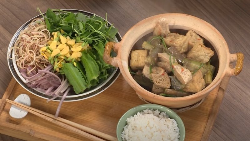 Thưởng thức món ăn Thưởng thức món ăn