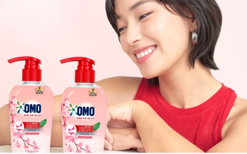 Nước giặt OMO loại bỏ vi khuẩn và vết bẩn hiệu quả. Nước giặt OMO loại bỏ vi khuẩn và vết bẩn hiệu quả.
