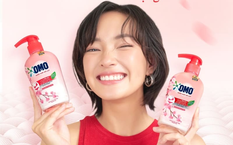 OMO vừa làm sạch, vừa giữ đồ lót mềm mại lâu. OMO vừa làm sạch, vừa giữ đồ lót mềm mại lâu.