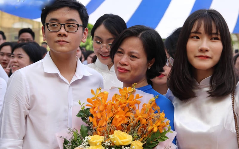 Truyện thể hiện lòng biết ơn và cảm xúc học trò. Truyện thể hiện lòng biết ơn và cảm xúc học trò.