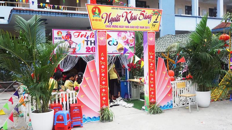 Xây dựng cổng trại 20/11 Xây dựng cổng trại 20/11