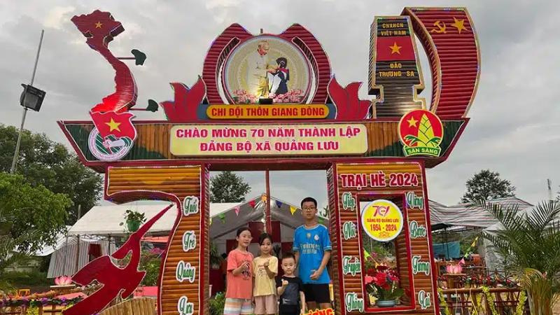 Mẫu 2 chủ đề khát vọng vươn xa Mẫu 2 chủ đề khát vọng vươn xa