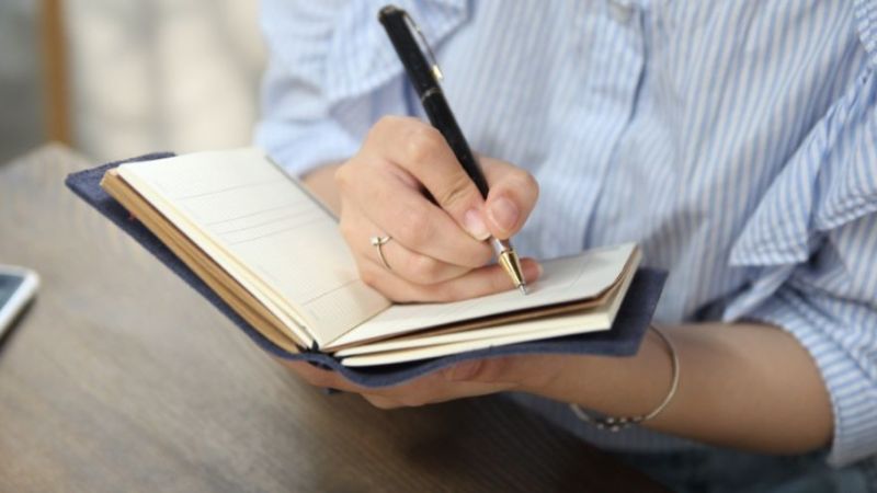 Dùng lại ghi lại lời nhắn gửi, lịch huấn luyện