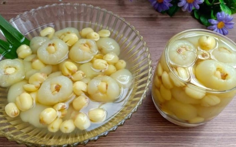 Chè hạt sen long nhãn ngọt dịu, bổ dưỡng và thanh mát.