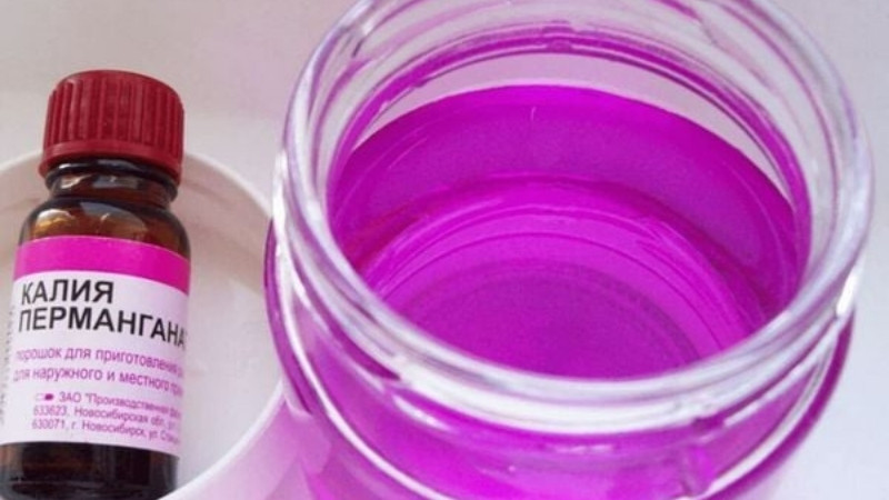 Một số lưu ý khi tẩy quần áo bằng thuốc tím