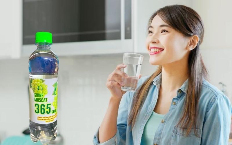 Uống lạnh giúp hương vị nho trở nên tươi mới và sảng khoái hơn