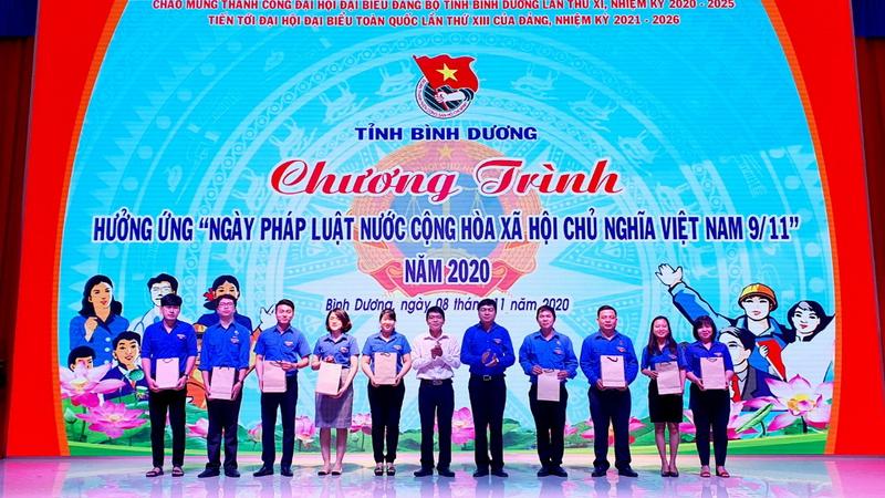 Khen thưởng và vinh danh