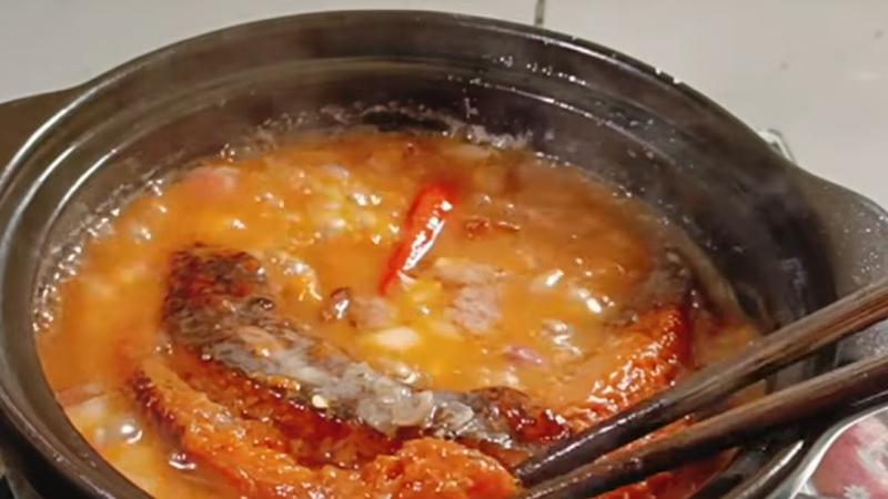 Món mắm cá lóc kho nước dừa sau khi chín Món mắm cá lóc kho nước dừa sau khi chín