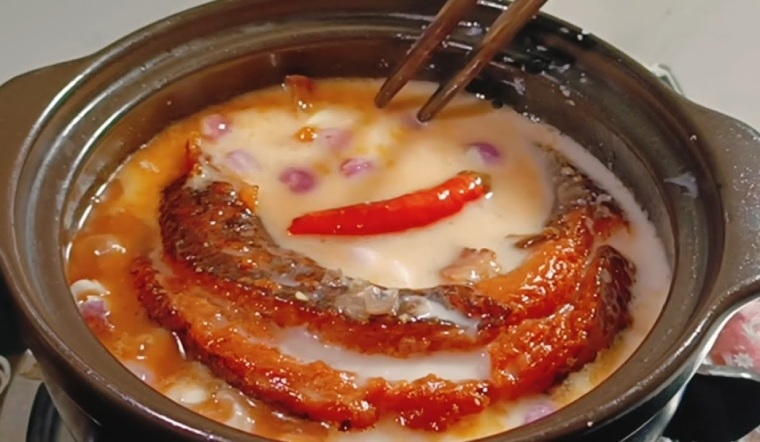 Cách làm mắm cá lóc kho nước dừa thơm ngon, béo ngậy