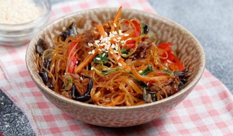 Japchae là gì? Cách làm japchae ngon ngay tại nhà
