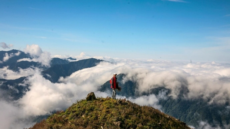 Để săn mây Tà Chì Nhù, bạn cần leo lên lán nghỉ đêm vào ngày đầu tiên