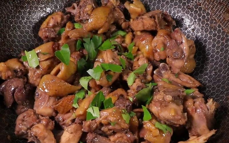 Thưởng thức ngay khi còn nóng để cảm nhận vị thơm giòn hoàn hảo