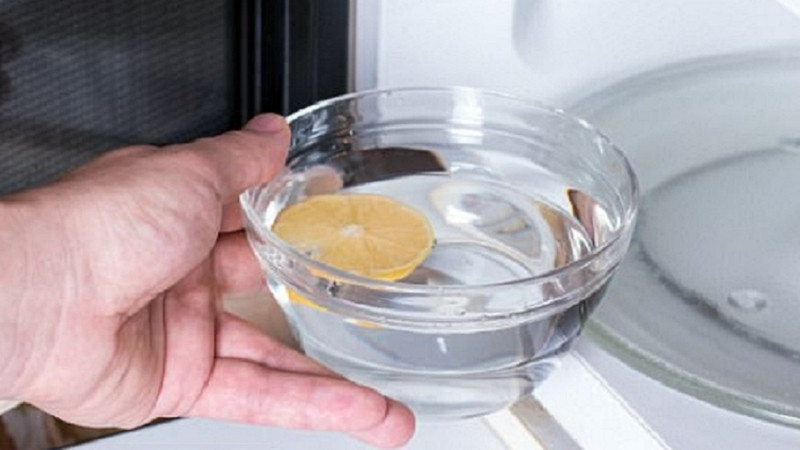 Dùng giấm trắng