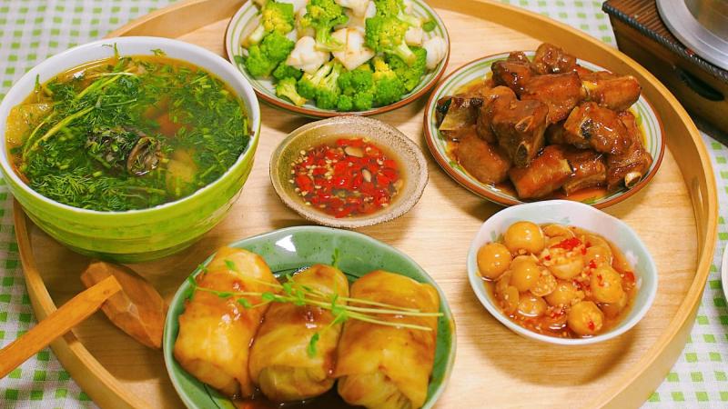 Mâm cơm nhà số 28 Mâm cơm nhà số 28