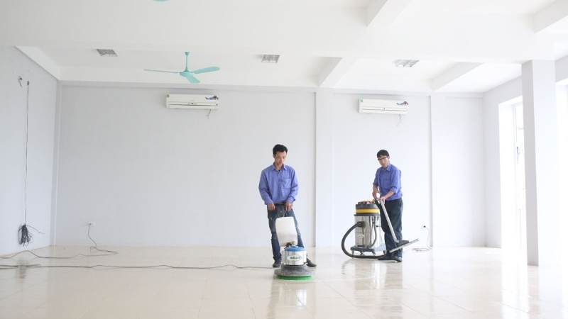 Nếu bạn muốn tiết kiệm thời gian thì nên thuê đơn vị vệ sinh chuyên nghiệp