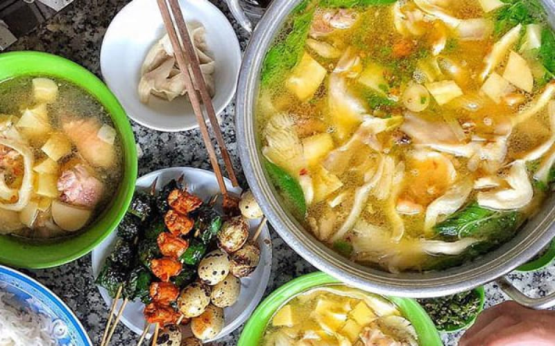 Lẩu gà lá é Tao Ngộ 2