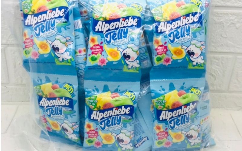 Kẹo dẻo Alpenliebe Jelly biển xanh long lanh mang hương trái cây tươi mát Kẹo dẻo Alpenliebe Jelly biển xanh long lanh mang hương trái cây tươi mát