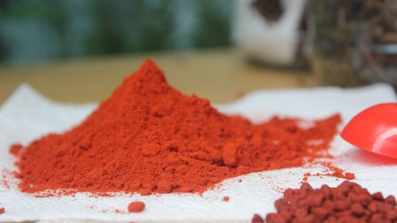 Bạn có thể dùng bột màu điều làm sốt Cajun