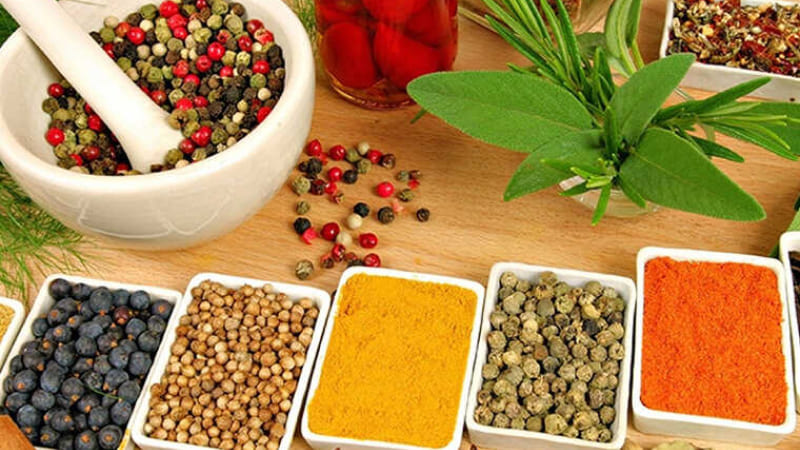 Gia vị hỏng thường mất màu sắc tự nhiên