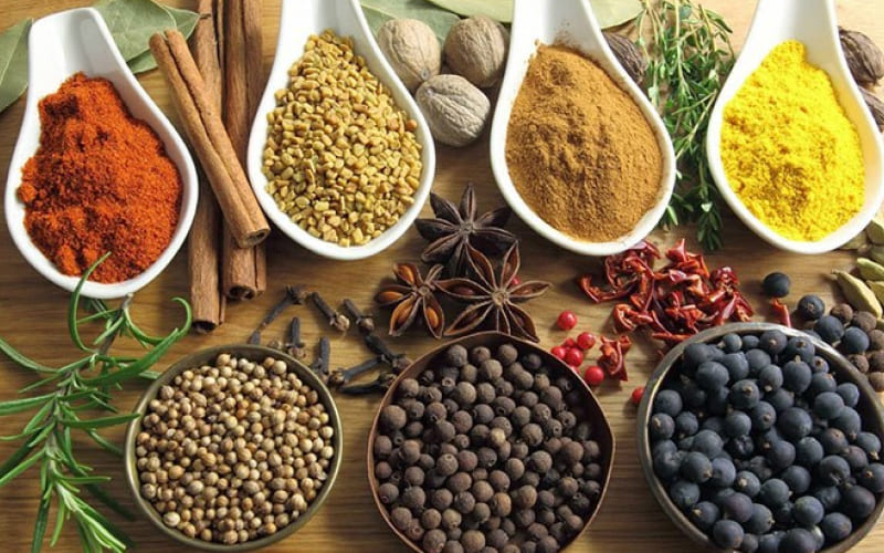 Gia vị dạng bột (bột quế, bột nghệ, bột tỏi...)