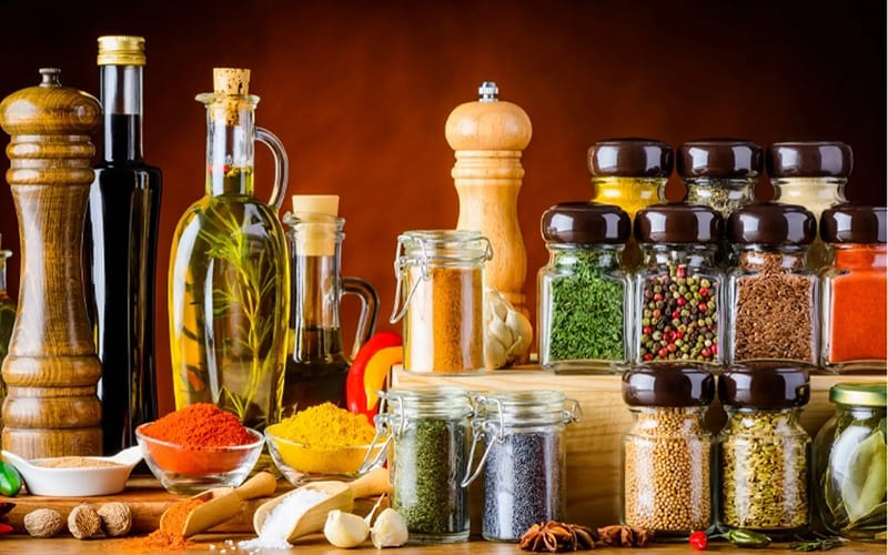Có nên bảo quản gia vị khô trong tủ lạnh không?