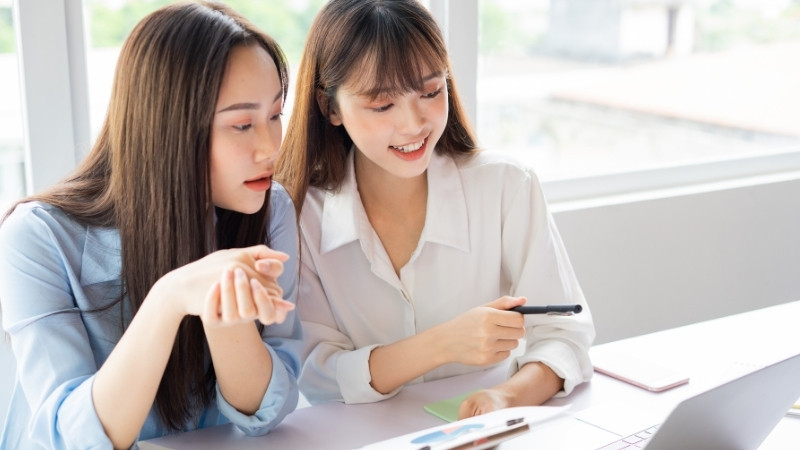 Được bao quanh bởi bạn bè, đồng nghiệp đáng tin cậy