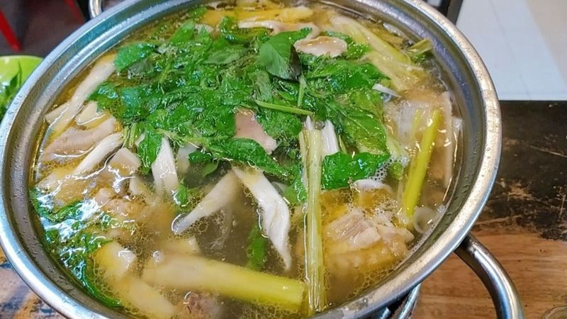 Lẩu Gà Lá É Chính Gốc - Vạn Quán 2 Lẩu Gà Lá É Chính Gốc - Vạn Quán 2