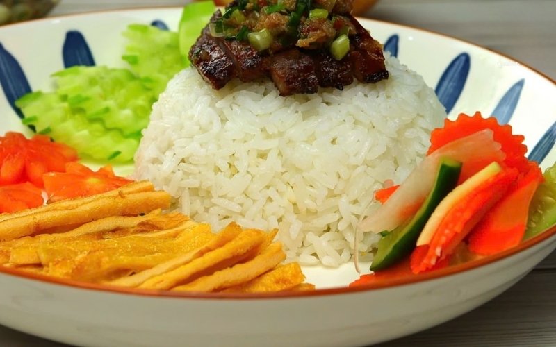 Cơm thịt heo (Bai sach chrouk)