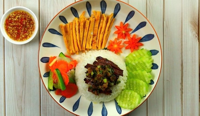 Công thức làm cơm thịt heo (Bai sach chrouk) chuẩn vị Campuchia