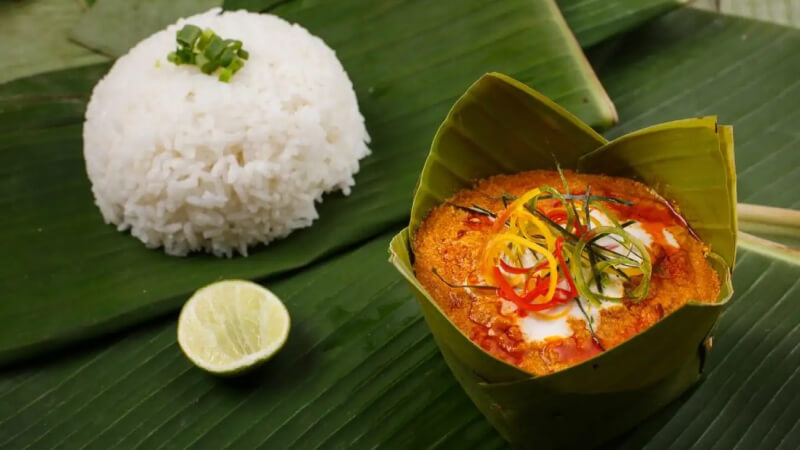 Món cá hấp Amok Campuchia