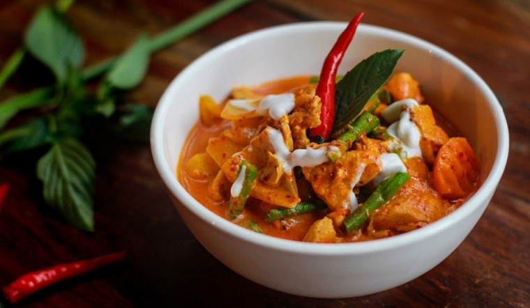 Công thức làm cà ri đỏ Khmer (Samlar kari) ngon quên lối về