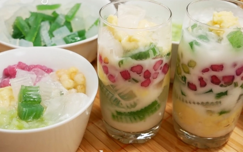 Cha Houy Teuk giống chè sương sa Việt Nam nhưng topping đa dạng hơn Cha Houy Teuk giống chè sương sa Việt Nam nhưng topping đa dạng hơn