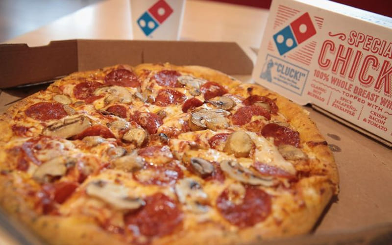 Bữa Tiệc Pizza - Domino's Pizza