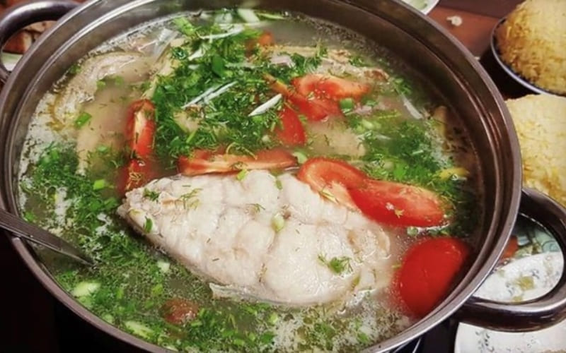 Nhà hàng phục vụ lẩu cá kiểu Trung Hoa đặc sắc.