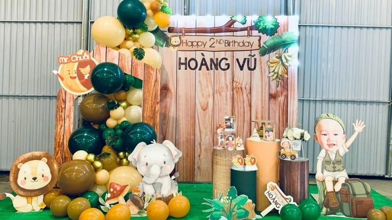 Mẫu trang trí sinh nhật chủ đề rừng xanh