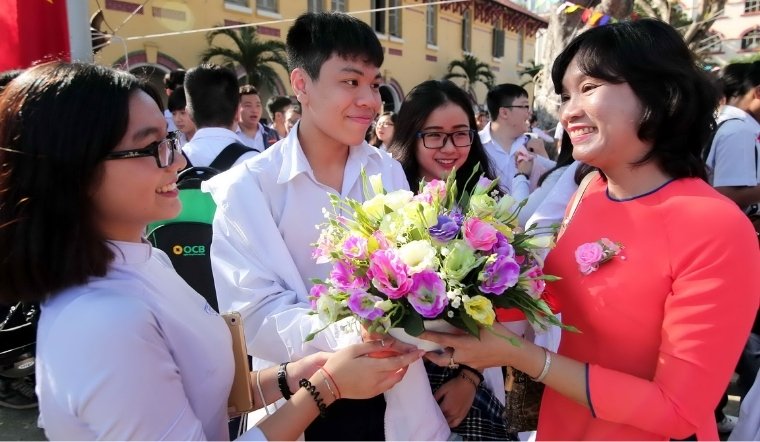 Hướng dẫn cách viết lời ngỏ 20/11 hay, ý nghĩa và ấn tượng nhất