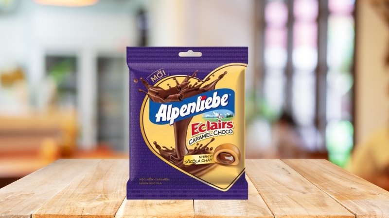 Kẹo có thành phần chính là đường, siro glucose, sữa đặc và hỗn hợp socola Kẹo có thành phần chính là đường, siro glucose, sữa đặc và hỗn hợp socola