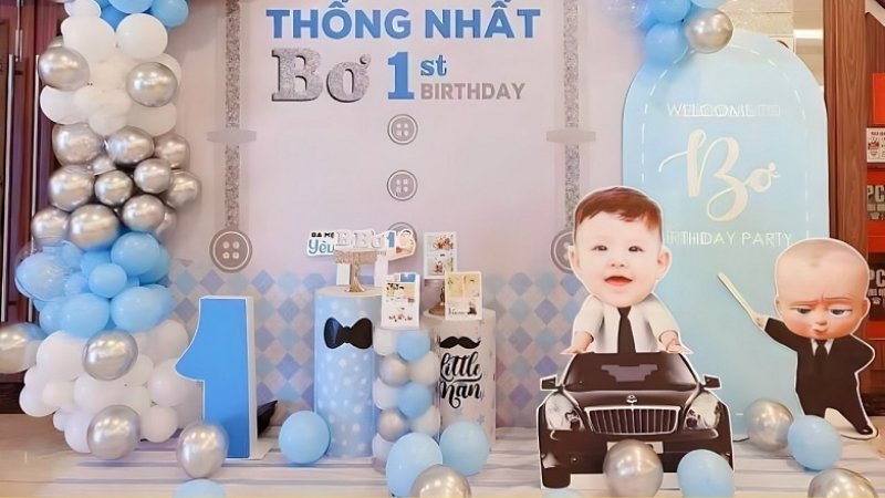 Mẫu trang trí sinh nhật cho bé trai chủ đề xe hơi