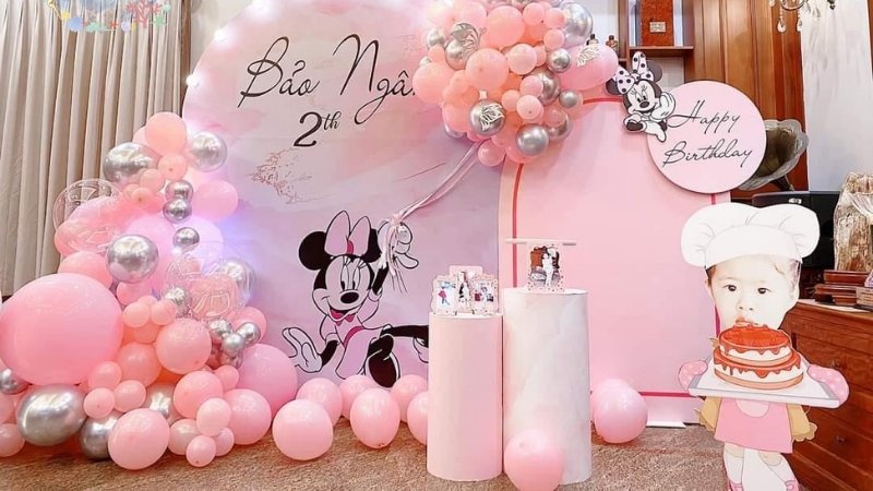 Mẫu trang trí sinh nhật bé gái chủ đề Hello Kitty