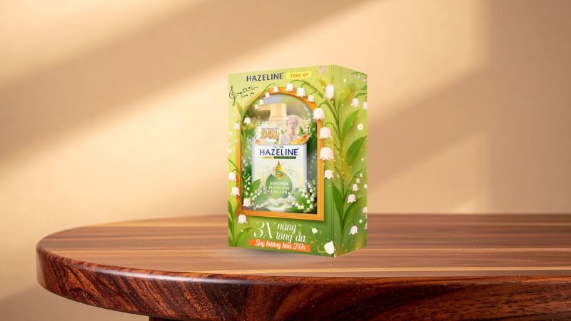 Hộp quà sữa tắm Hazeline nâng tông da sữa chua hương hoa linh lan 667ml