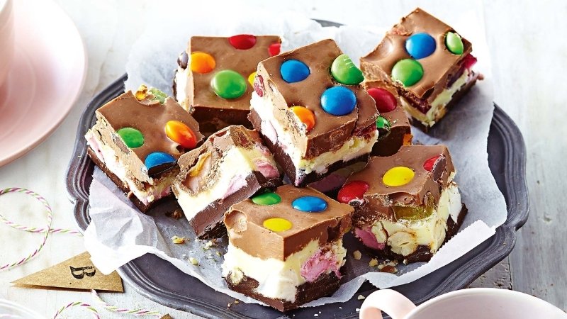 Bạn cần chuẩn bị đủ 3 - 5 món cho mỗi bé dự tiệc