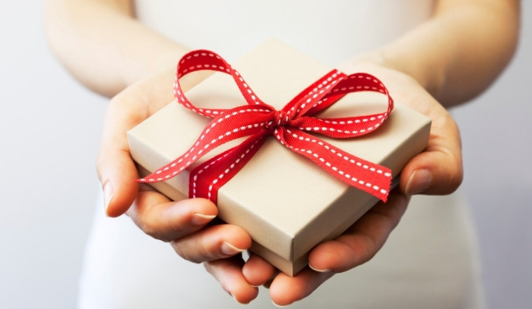 20+ gợi ý quà sinh nhật cho cô giáo ý nghĩa, tinh tế nhất