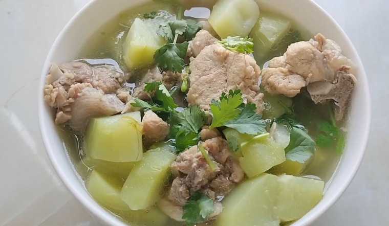 Cách nấu canh su su ngọt hầm xương cho bữa cơm nhà