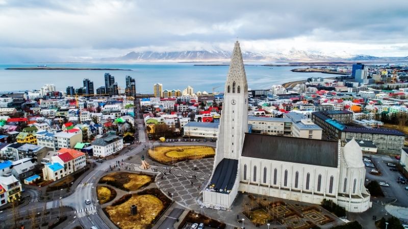 Iceland được biết đến với mức độ đoàn kết xã hội cực kỳ cao, tỷ lệ tội phạm thấp
