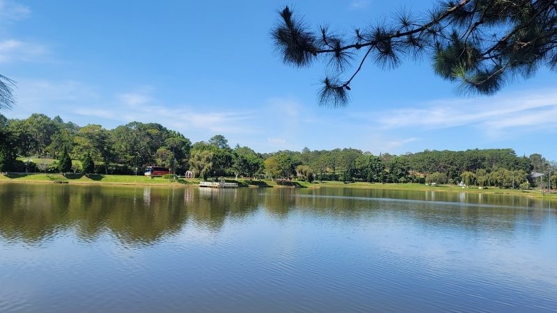 Mùa khô Đà Lạt là thời điểm lý tưởng nhất để du lịch, với nắng nhẹ, trời trong Mùa khô Đà Lạt là thời điểm lý tưởng nhất để du lịch, với nắng nhẹ, trời trong