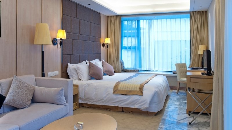 Nên đặt phòng trước để tránh hết chỗ vào mùa du lịch cao điểm Nên đặt phòng trước để tránh hết chỗ vào mùa du lịch cao điểm