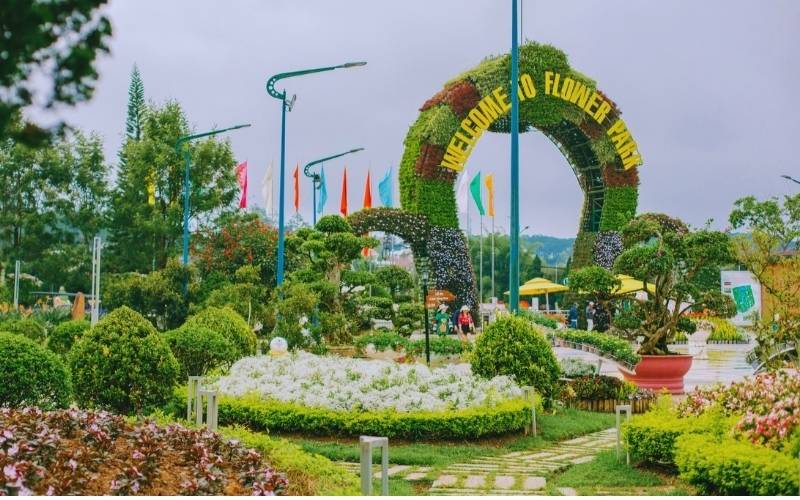 Thiên đường ngập tràn sắc hoa, nơi tái hiện trọn vẹn vẻ đẹp của “thành phố ngàn hoa