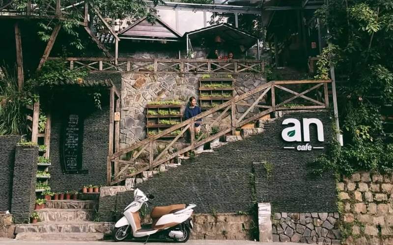 Không gian xanh mộc mạc giữa trung tâm, mang lại cảm giác bình yên và gần gũi